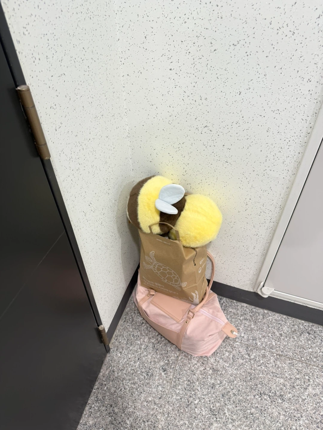 짐 가방 가져와주실분