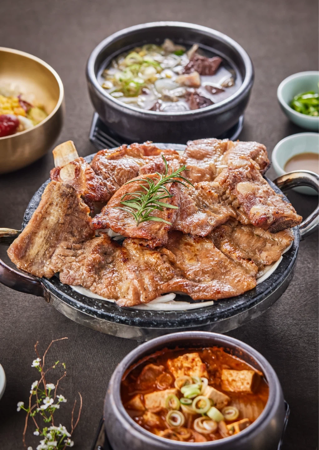 더진지 식장 홀직원/주방직원채용합니다 주5/주6가능