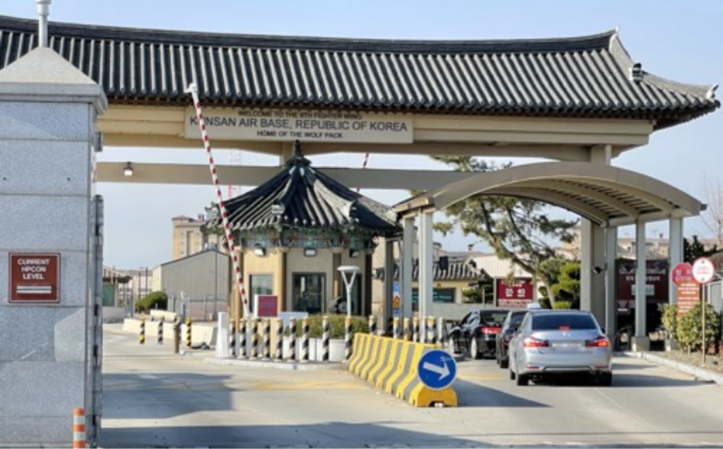 미군부대 바버(미용사), 화장품 판매 캐셔(주말)