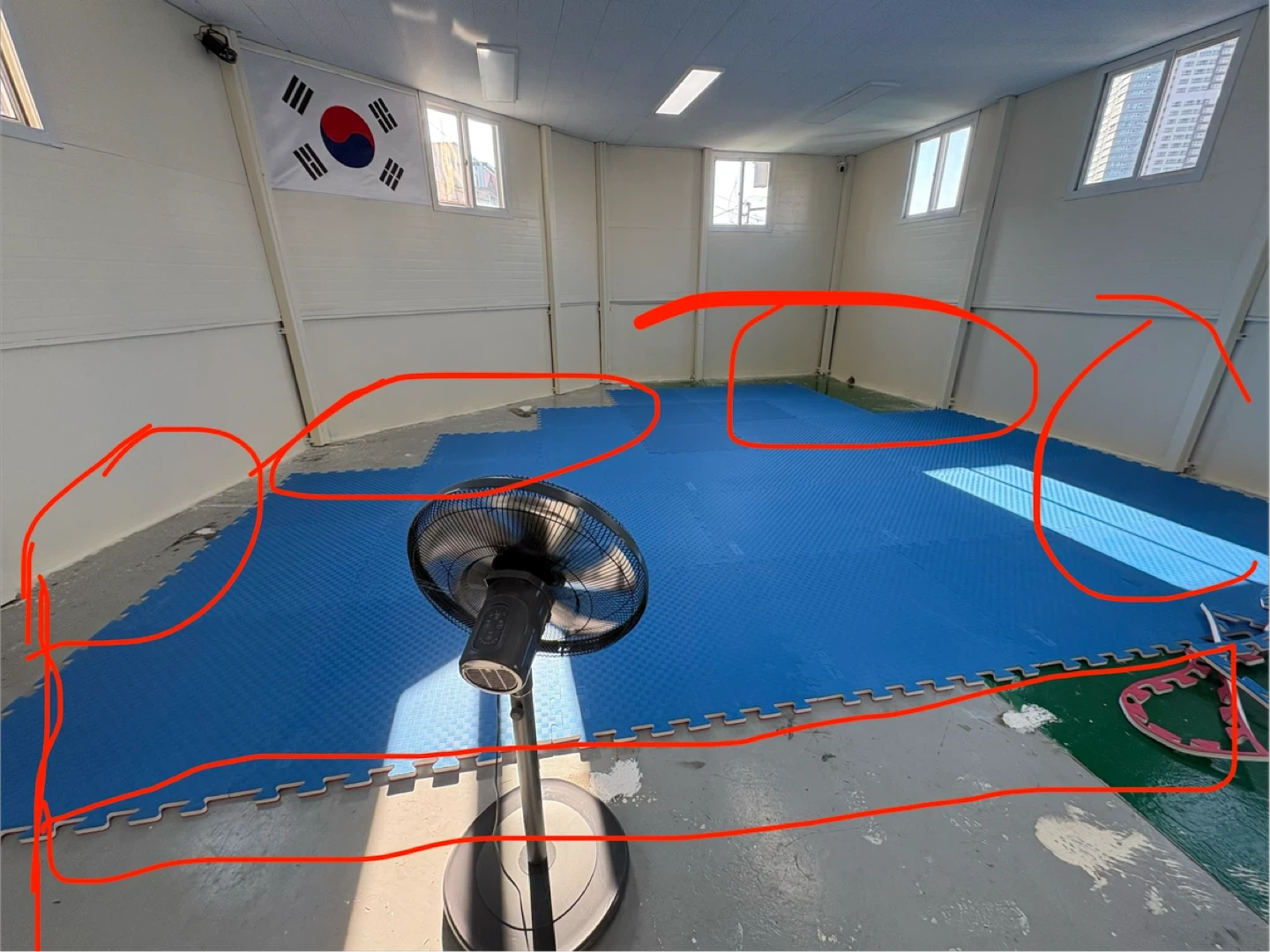 운동 매트 마감 처리만.