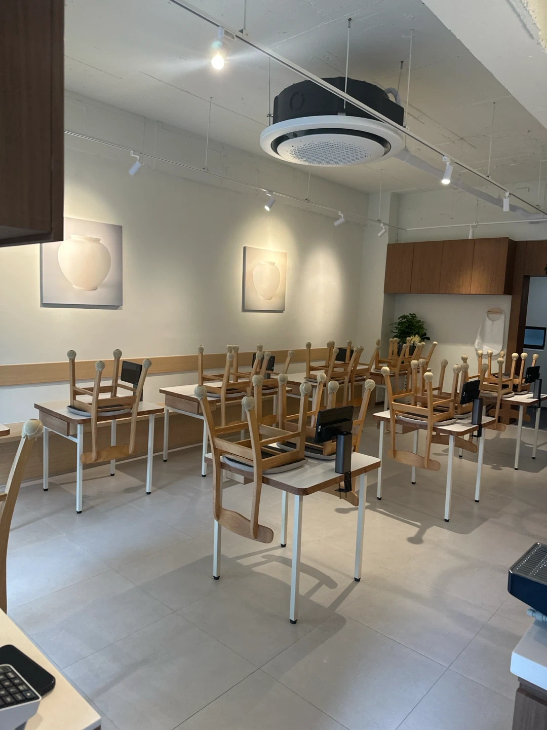급구 홀서빙 알바 금일 18일 11:30 - 14:30
