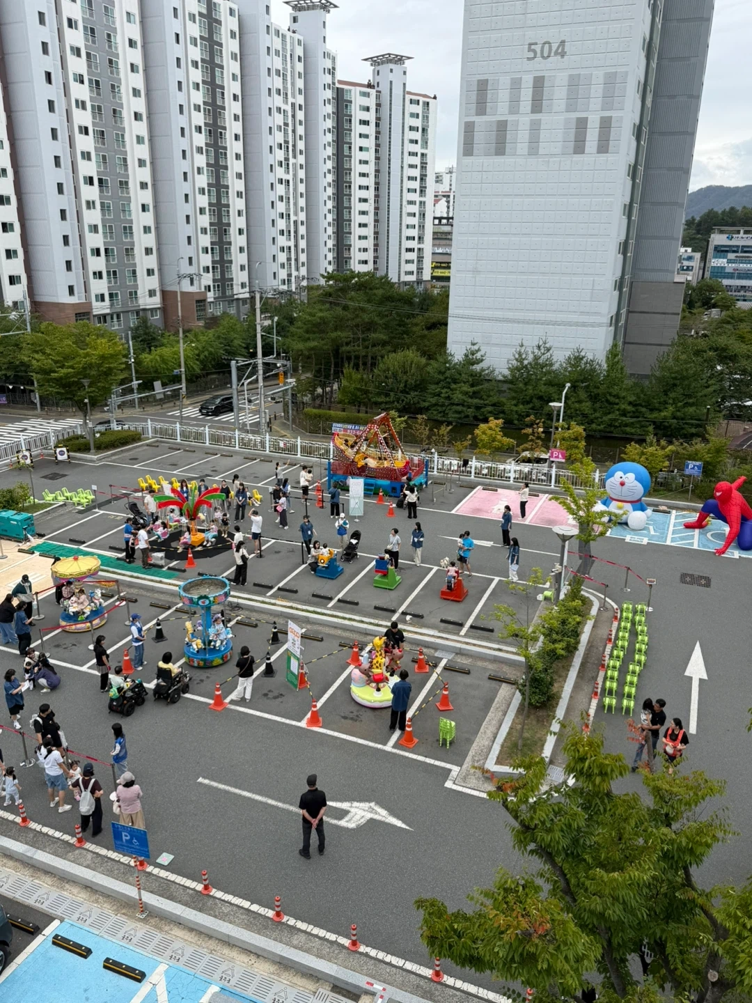 행사장 전선 정리 및 전선 보호 매트 정리
