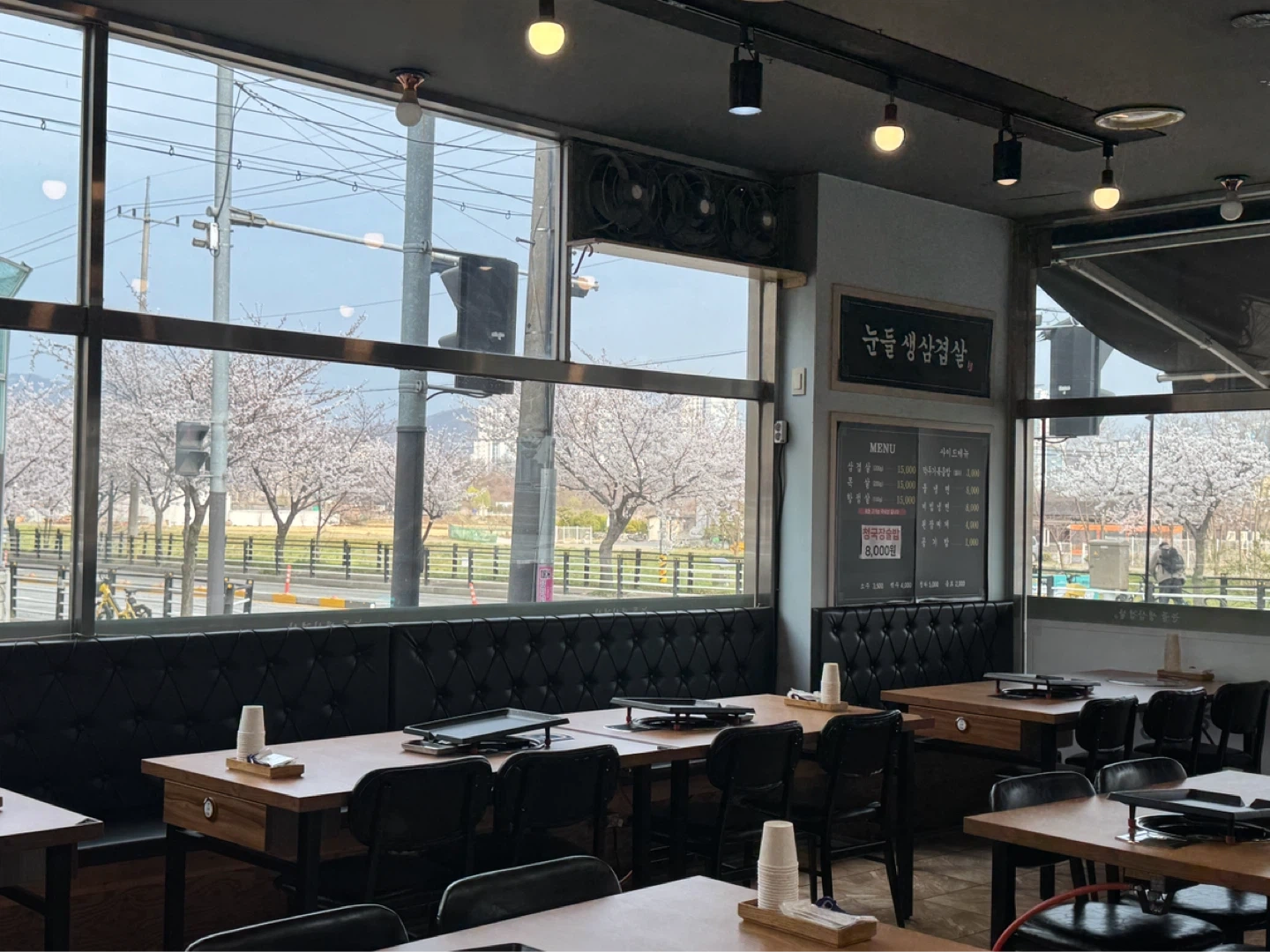 화수목금 홀서빙 알바 구합니다