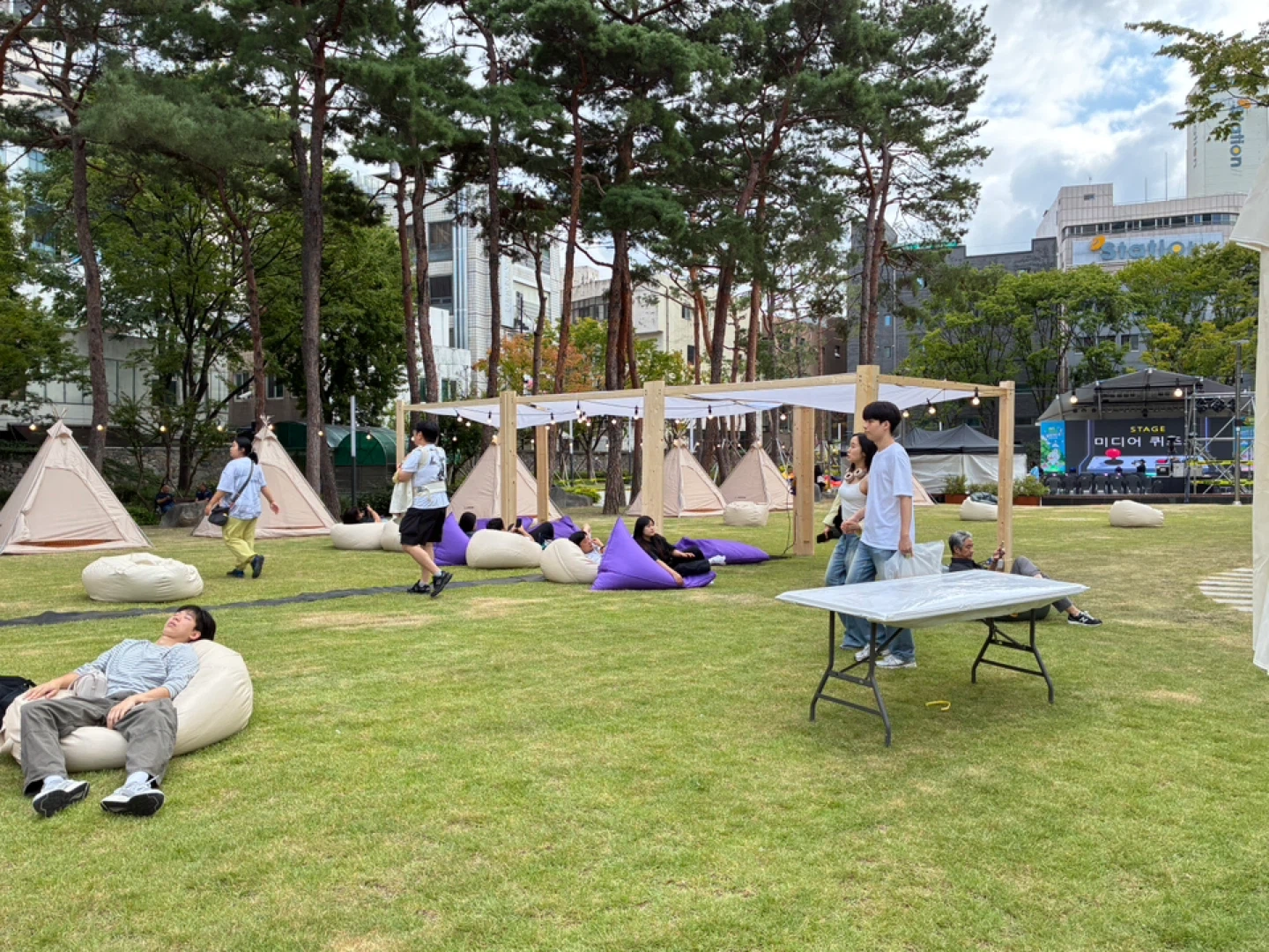 행사장 설치업무입니다