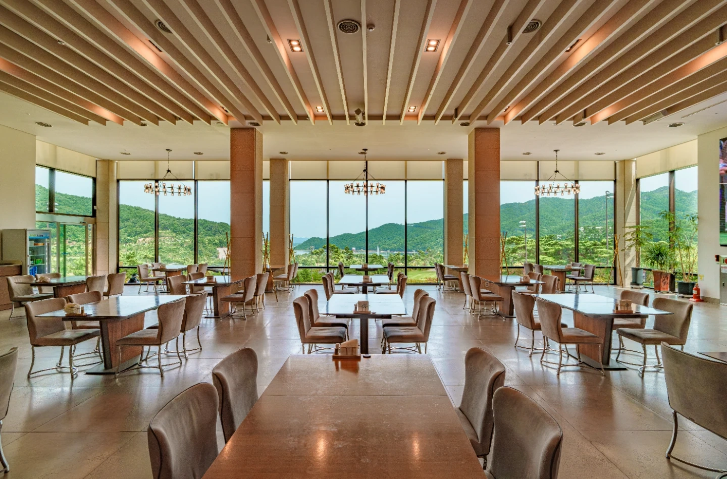 내장산골프앤리조트 레스토랑 홀서빙 직원 채용