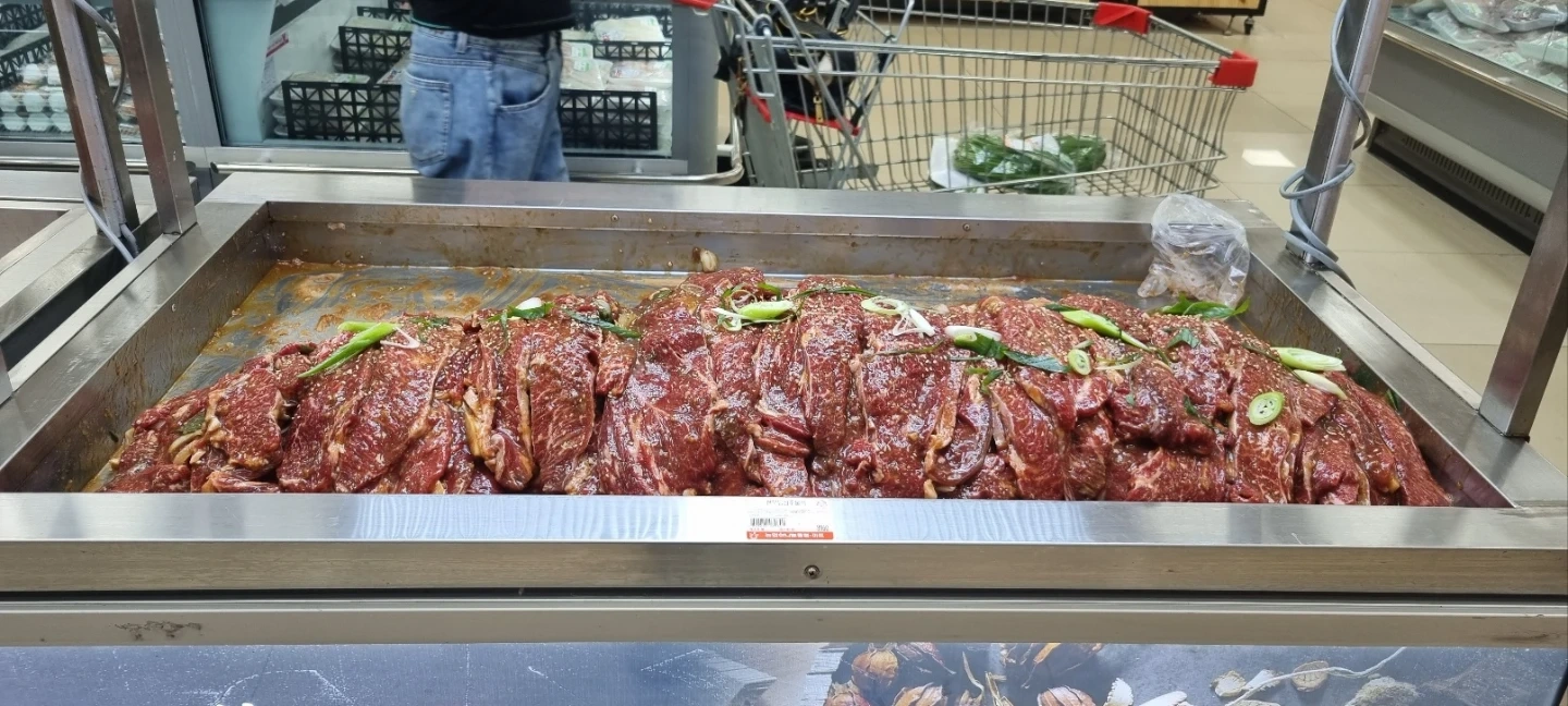 마트에서 고기판매및 시식(배워서 목돈 버시고 싶은분)