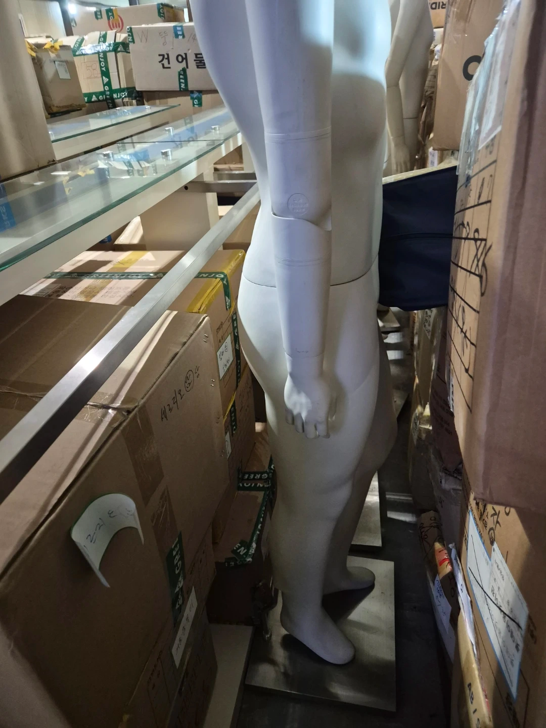 의류신발 매장 입점정리입니다.2~3시간 디큐브백화점