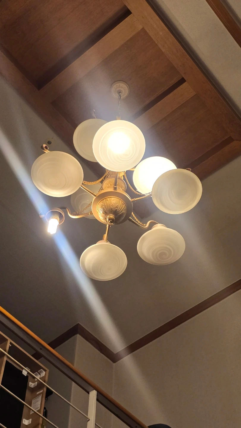 led등, 샹들리에, 형광등 교체.(사다리필요)