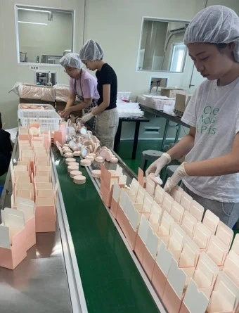 쾌적한 화장품생산공장 경력자우대.초보자가능