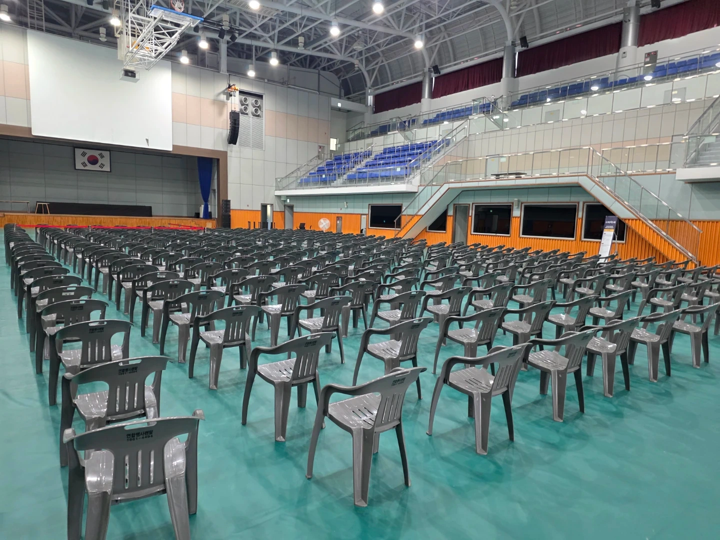 삼호체육관 내 행사의자 철거