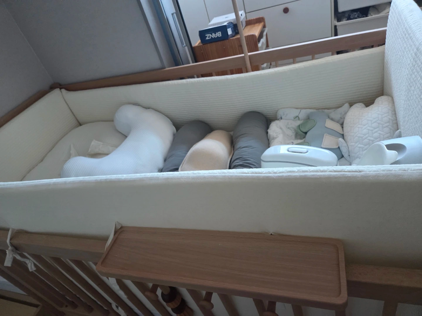 아기 원목침대 분해 + 근거리 이동해주실 분 구합니다