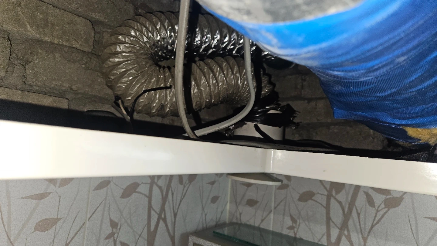 아파트 화장실 환기구 밀폐(우레탄폼) 및 주름관 교체