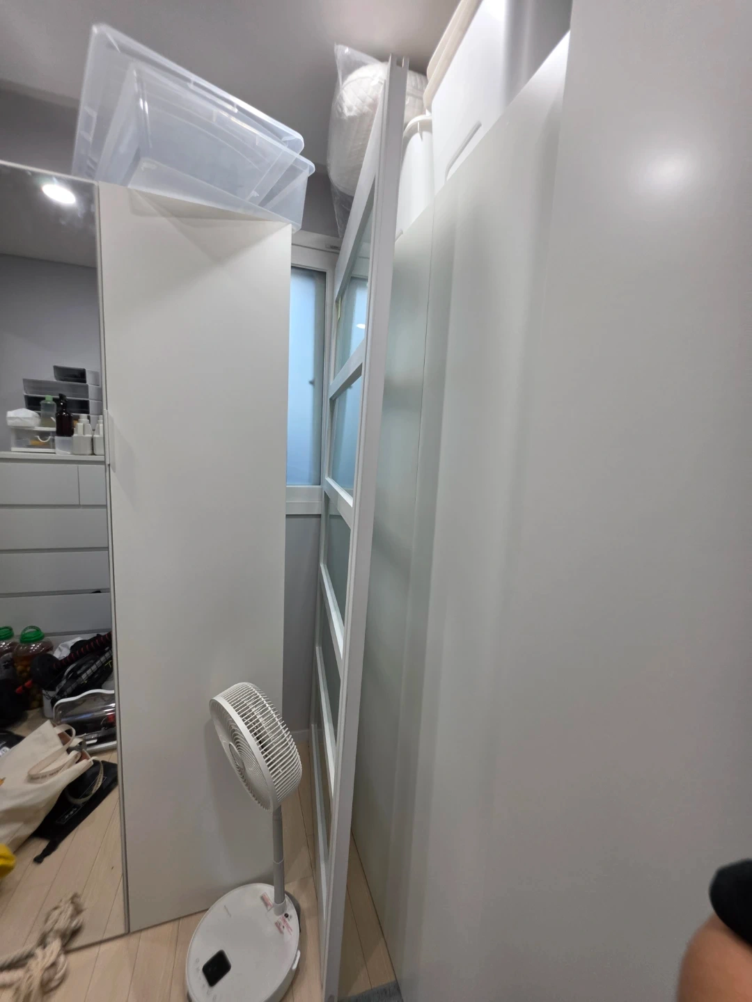 베란다 문 껴주실 분