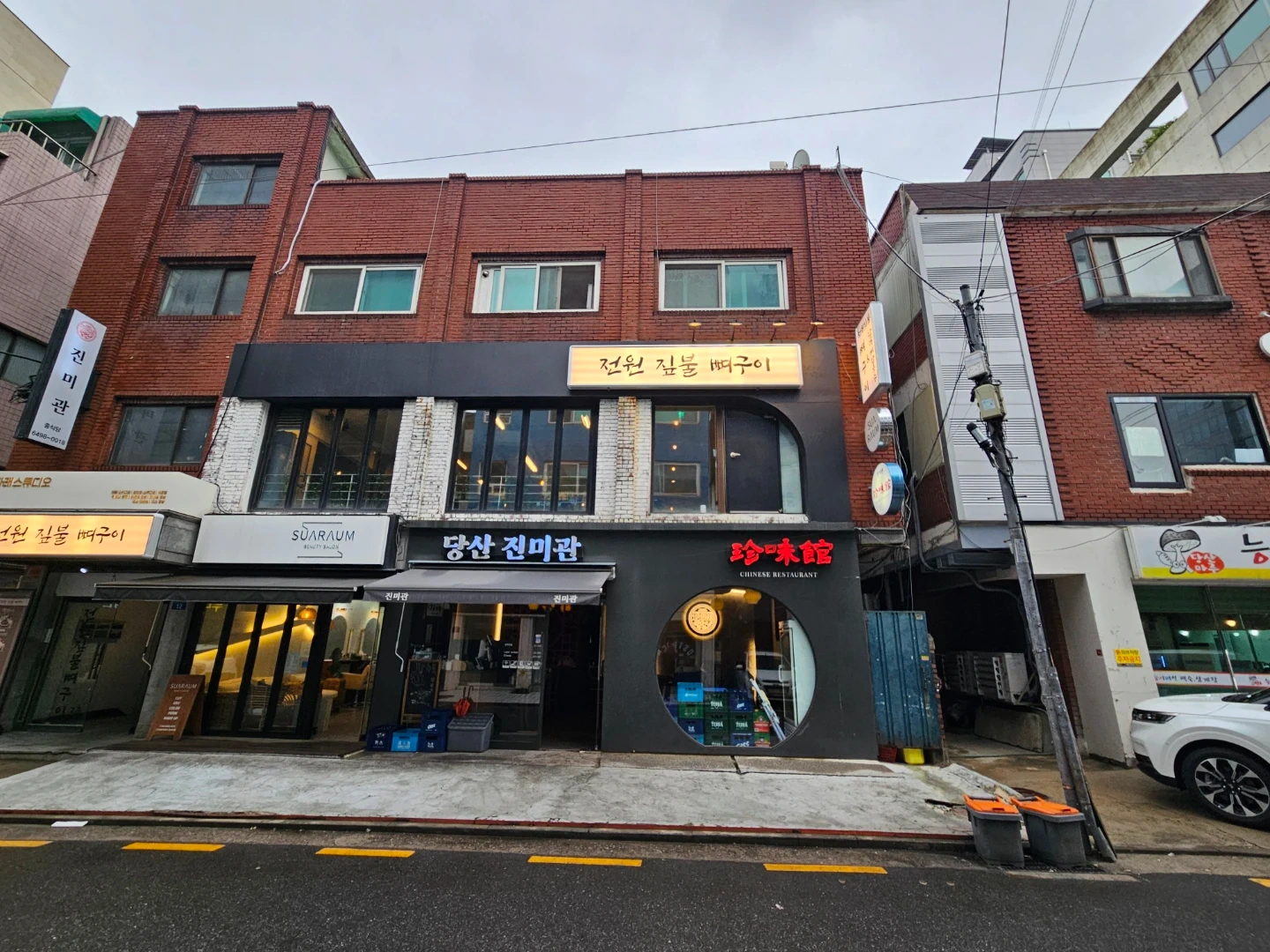 당산전원짚불뼈구이 홀 서빙 하실분 모집!