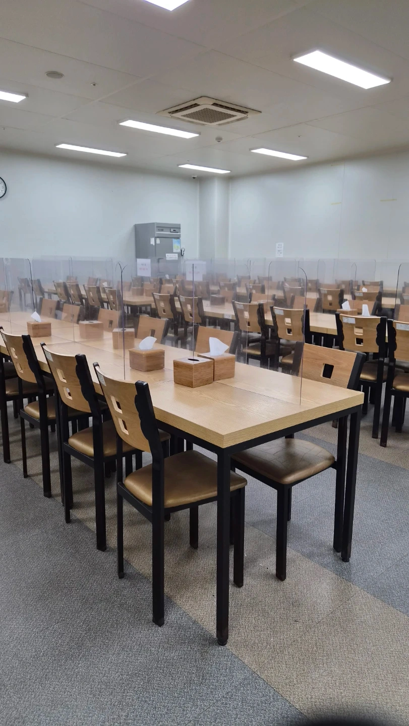 사내식당 설거지,홀청소 하루3시간,월급90만원 월~금