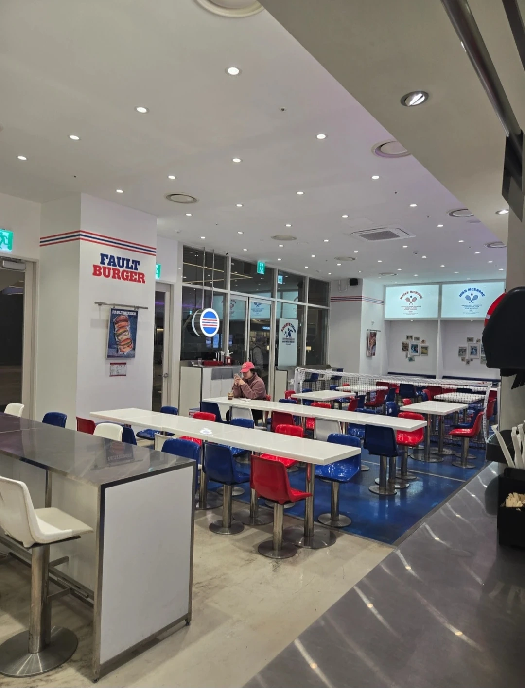 판교역 폴트버거 매장 주방에서 근무하실 분 찾습니다.