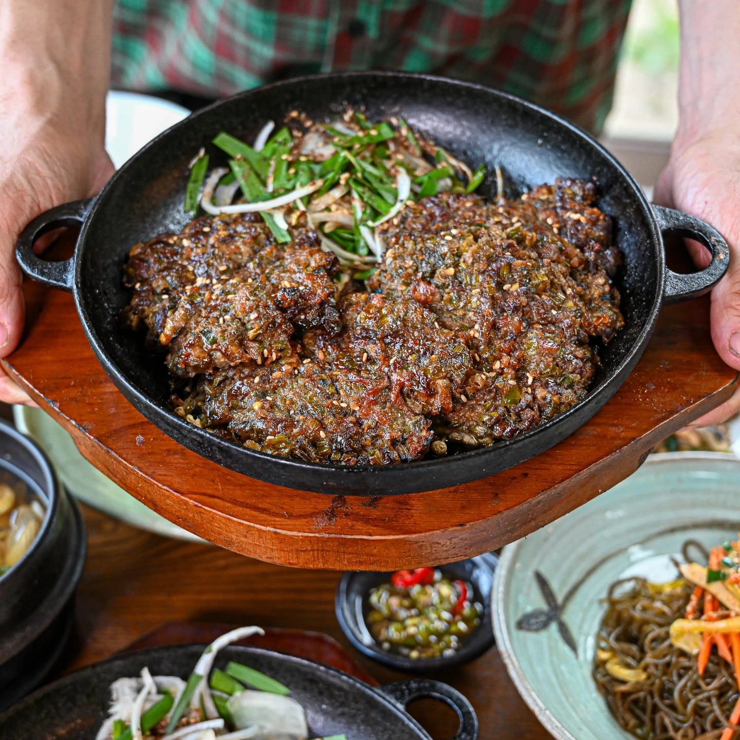 주말 홀서빙 아르바이트 구합니다