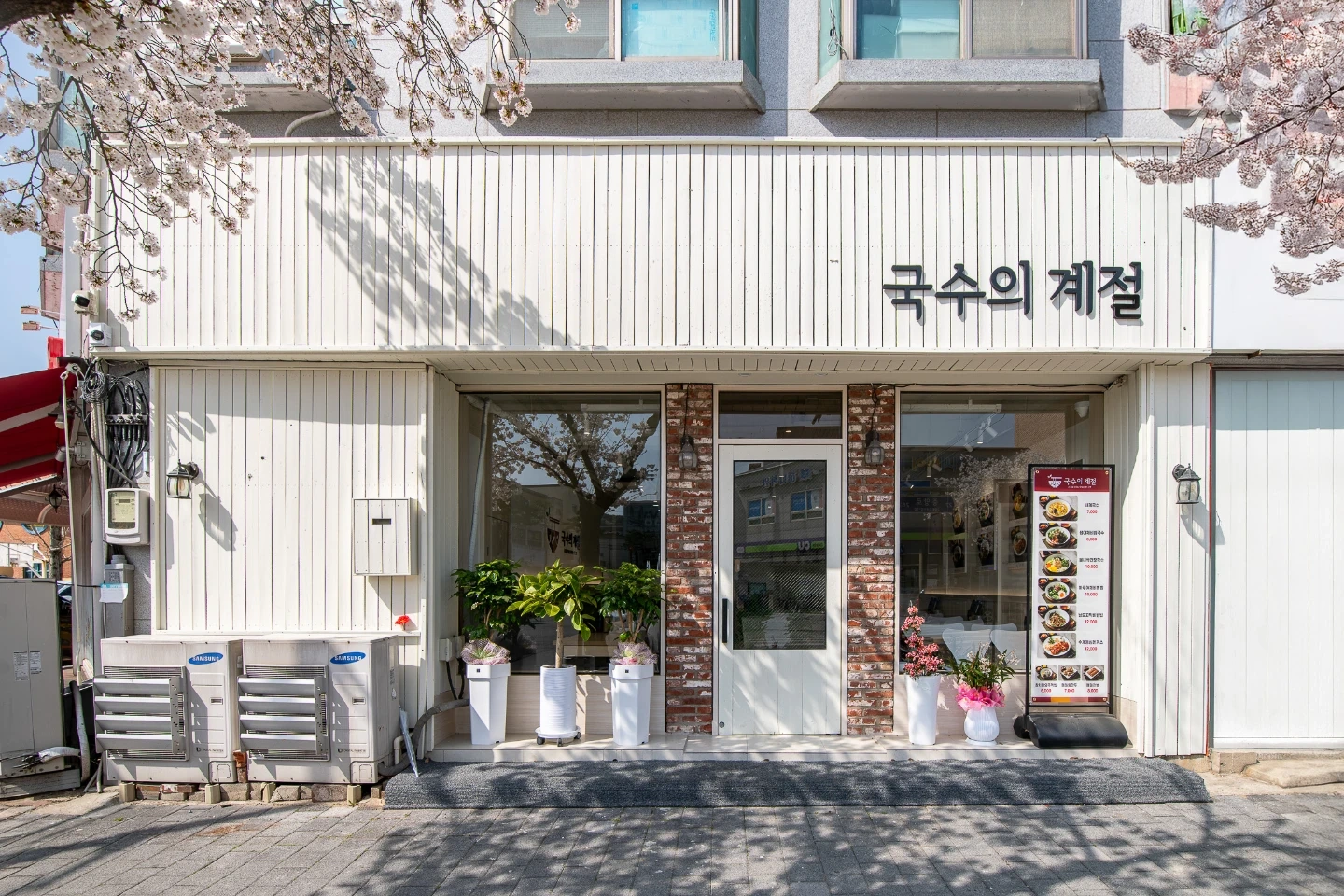 고창점 평일, 주말 서빙 구합니다.
