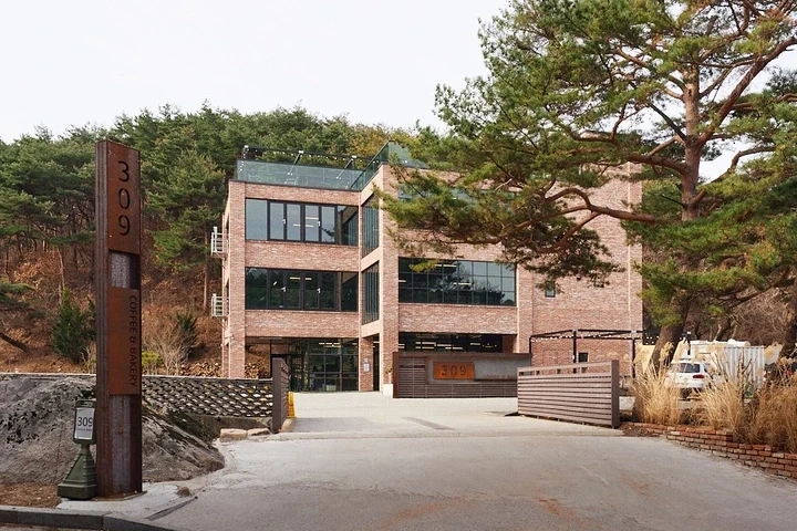 카페309에서 일하실분 구합니다.