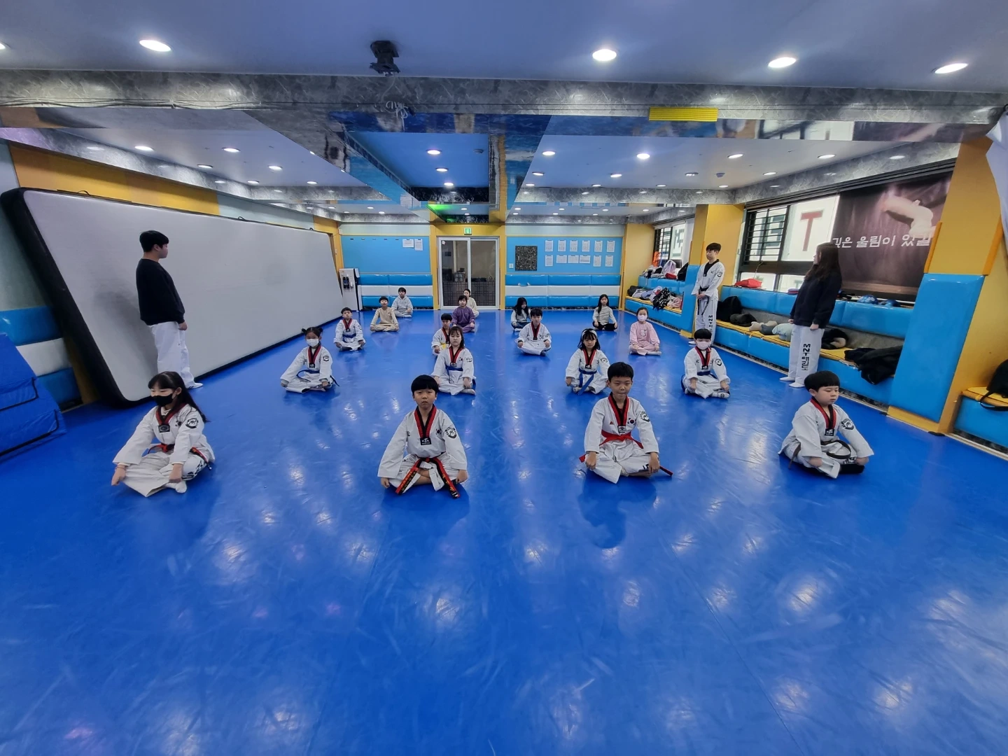 태권도 사범님 모십니다.