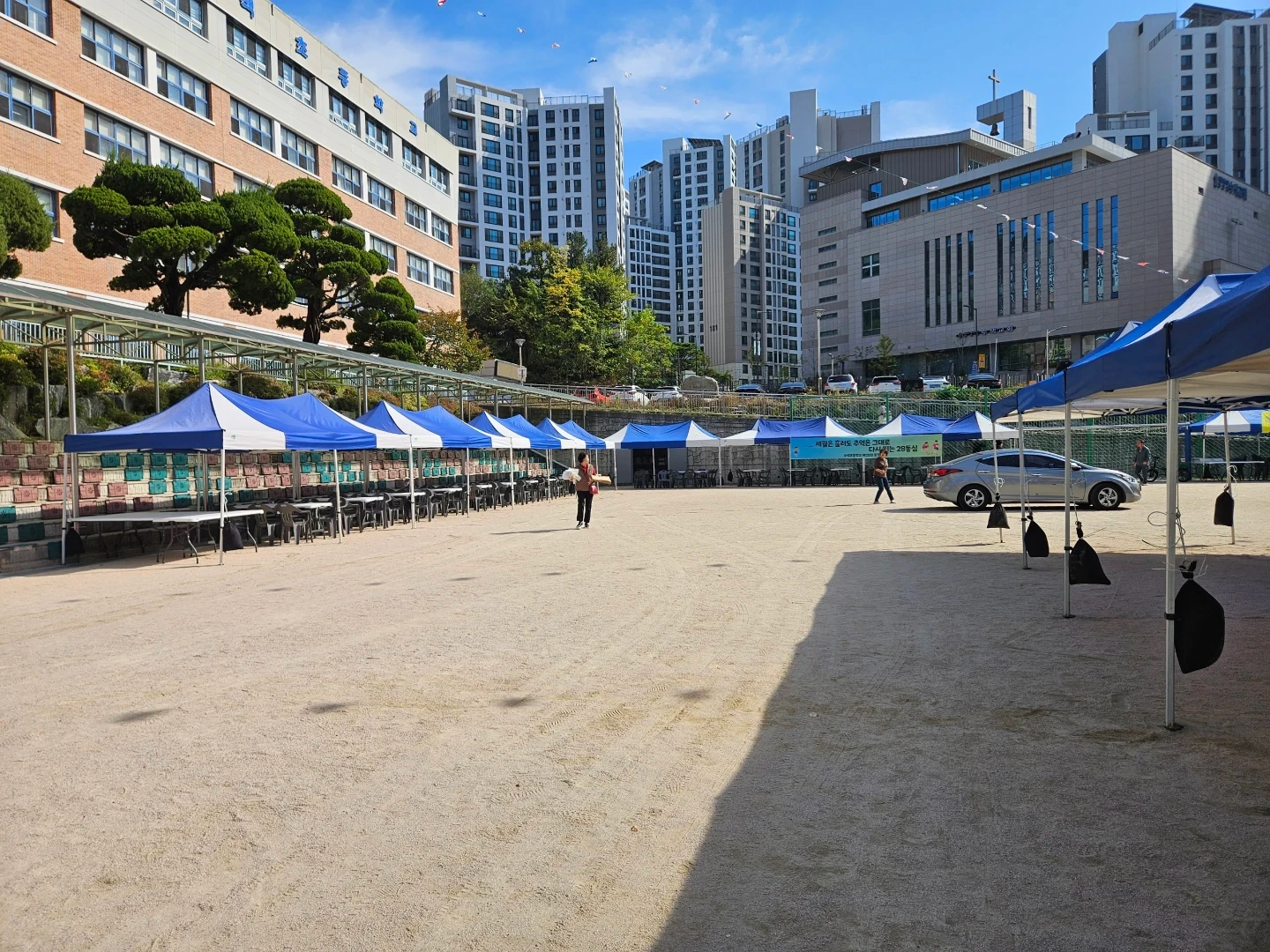 행사용 텐트 회수 및 테이블 의자 상하차