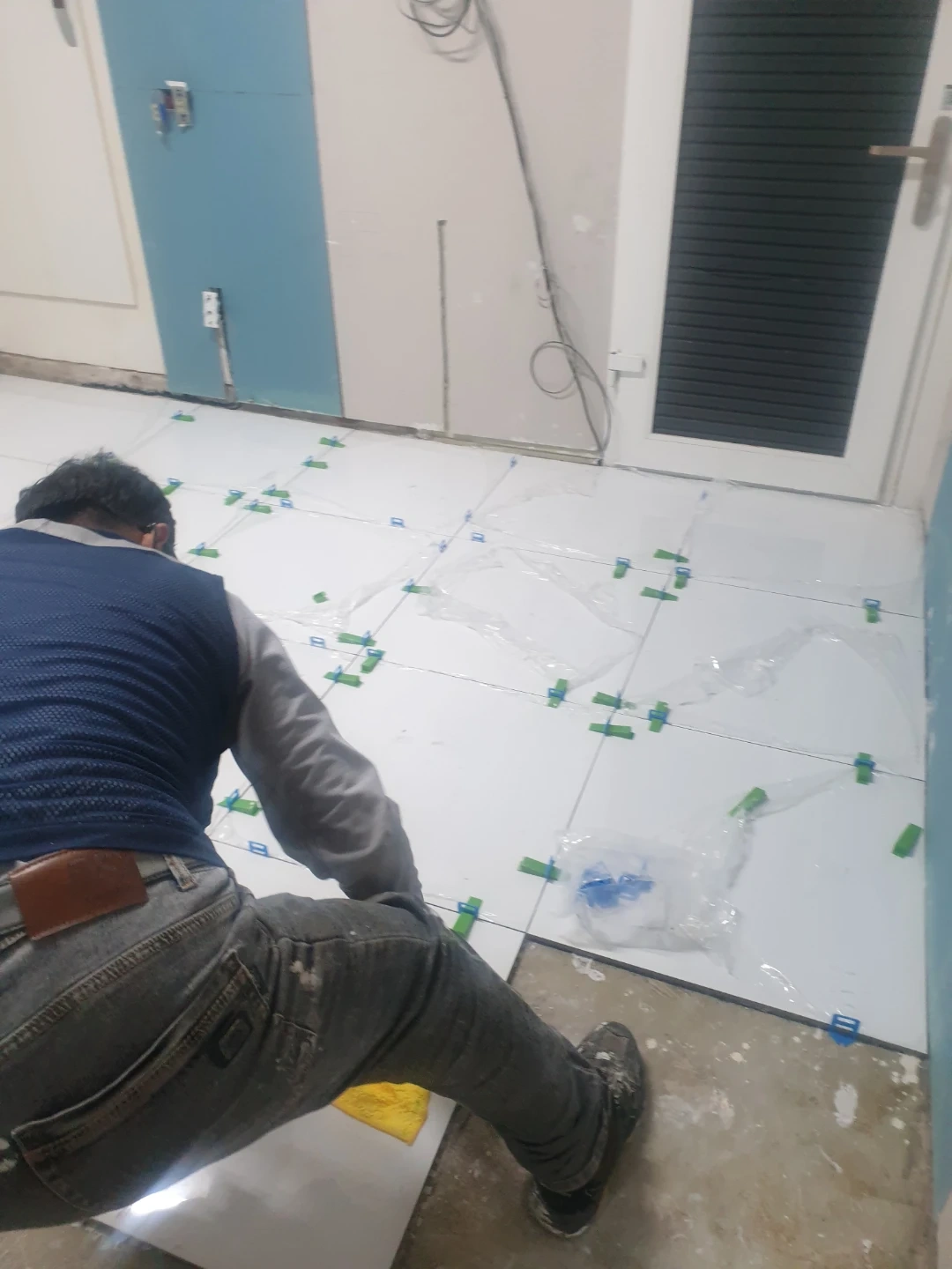 도배 일 해보신분 세주는방 저랑 해봅학원수료시다
