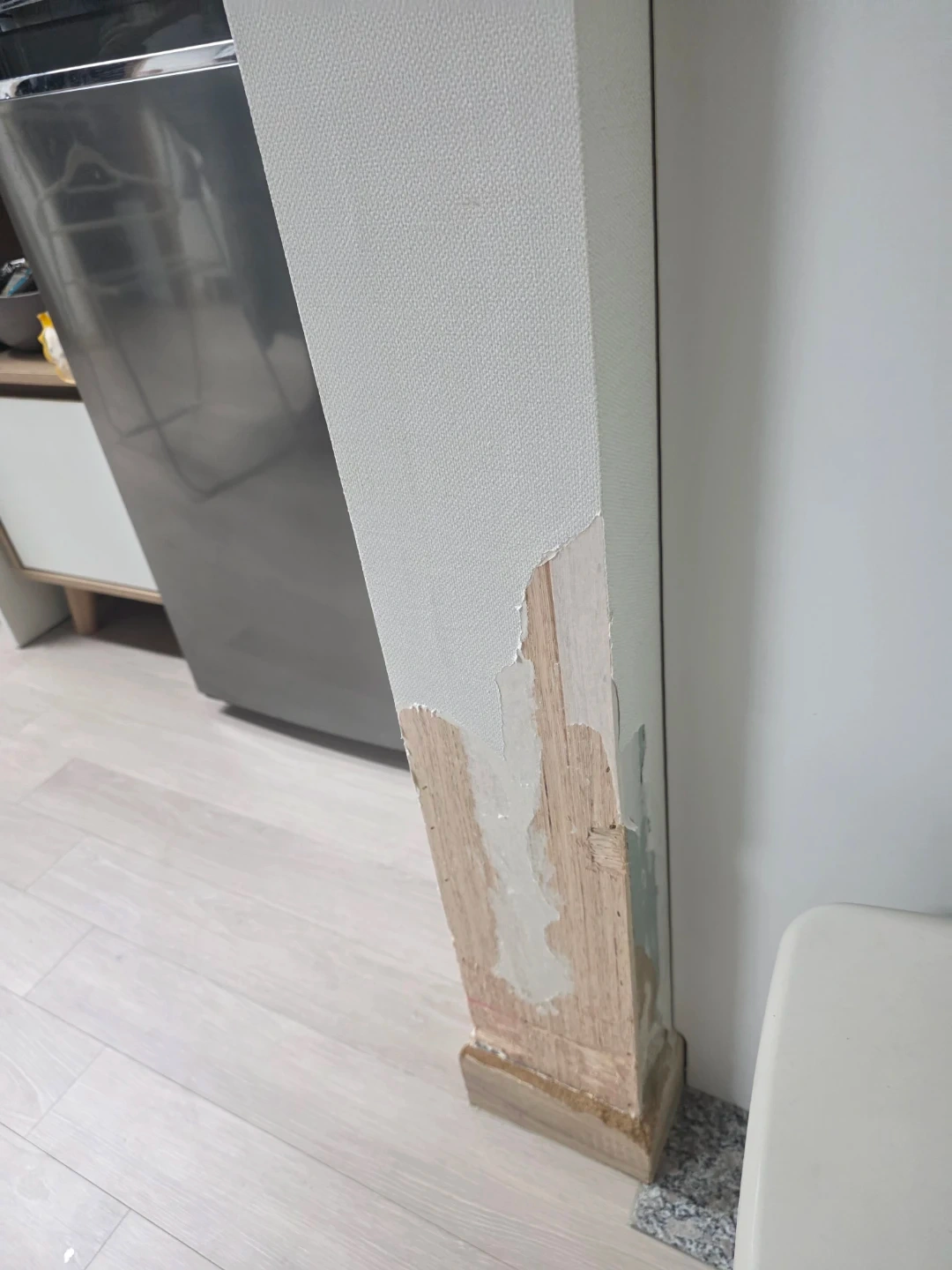 벽지 시공 수리
