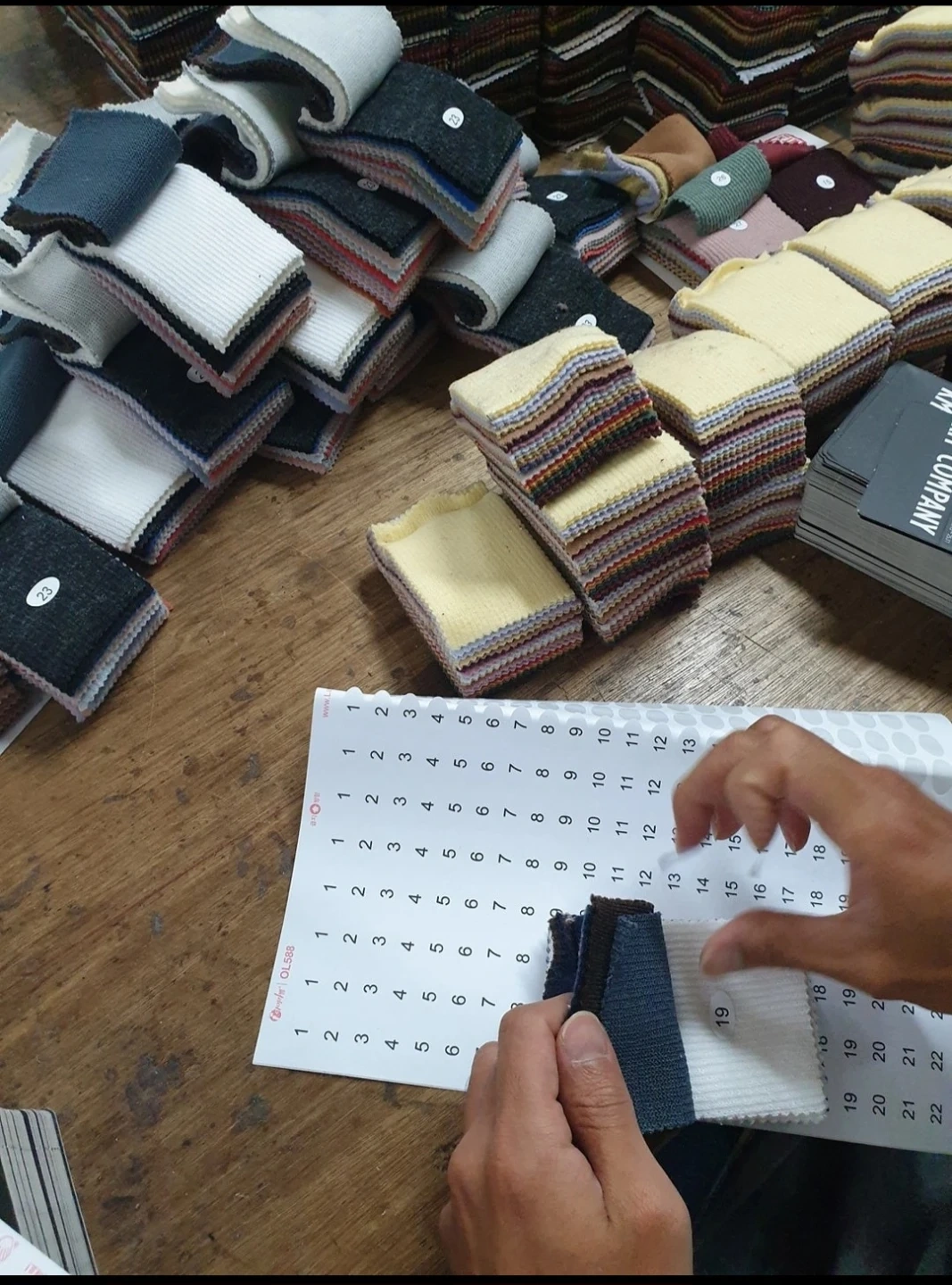 원단샘플 번호 스티커부착 부업
