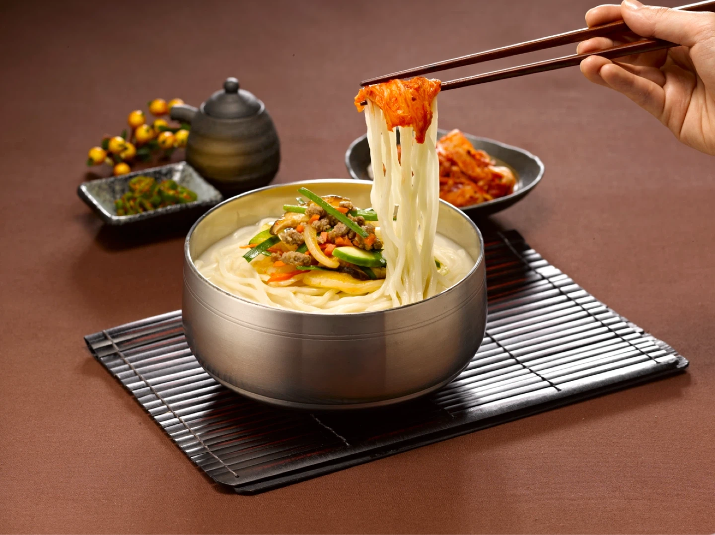 명동칼국수 샤브샤브 홀 아르바이트 모집