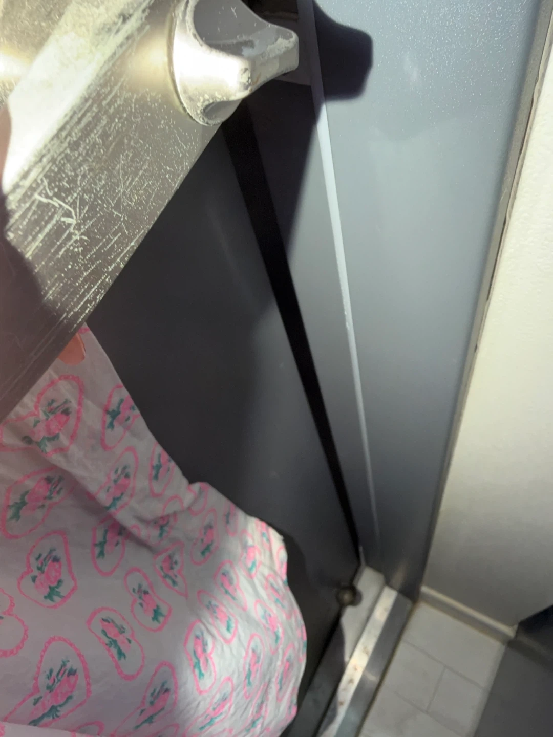 사다리차같은거필요해요 3층 창고 올라가서 문 열어주실분