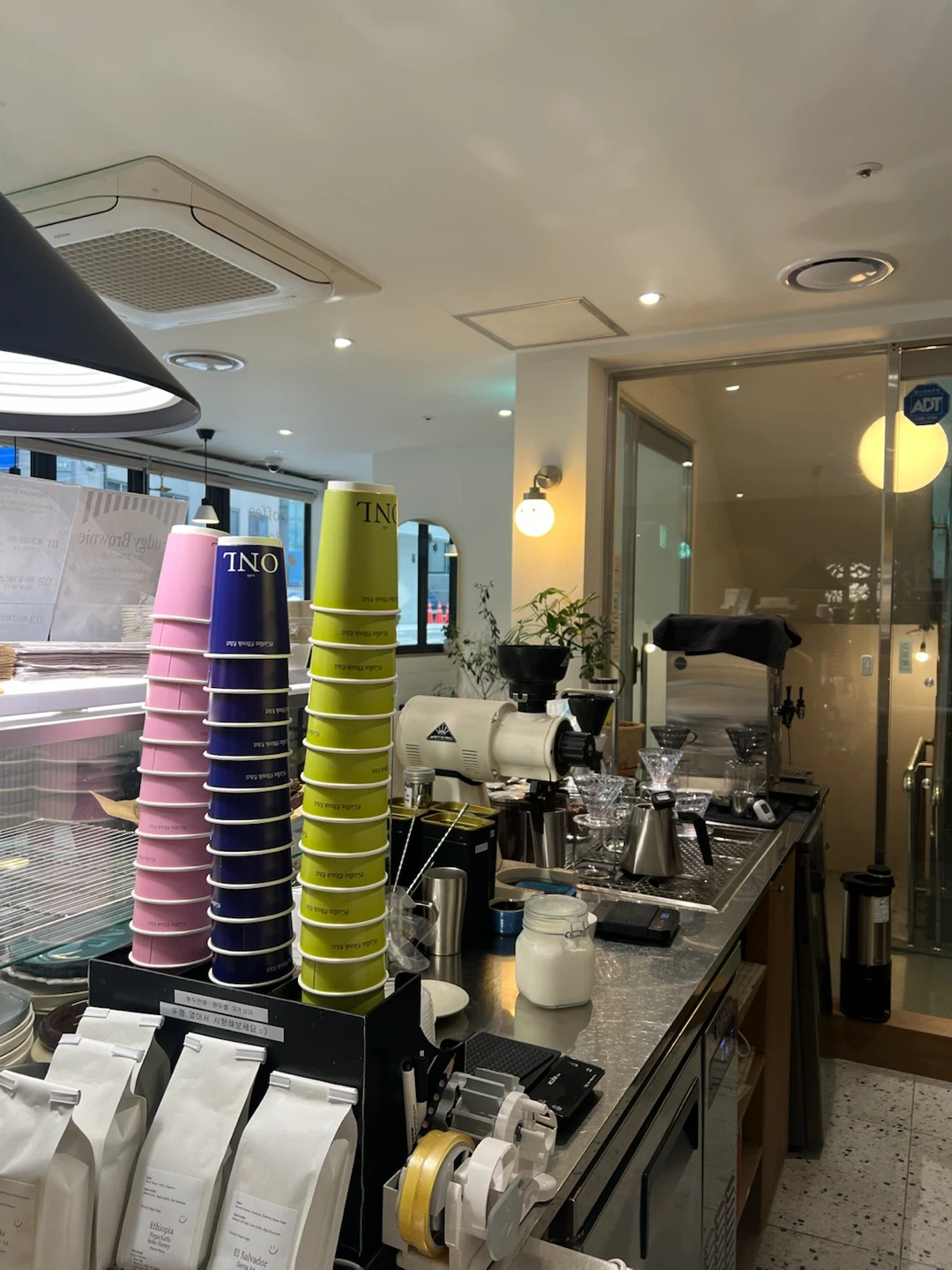 정오의공방 x cafe ONL 파트타이머 구합니다.