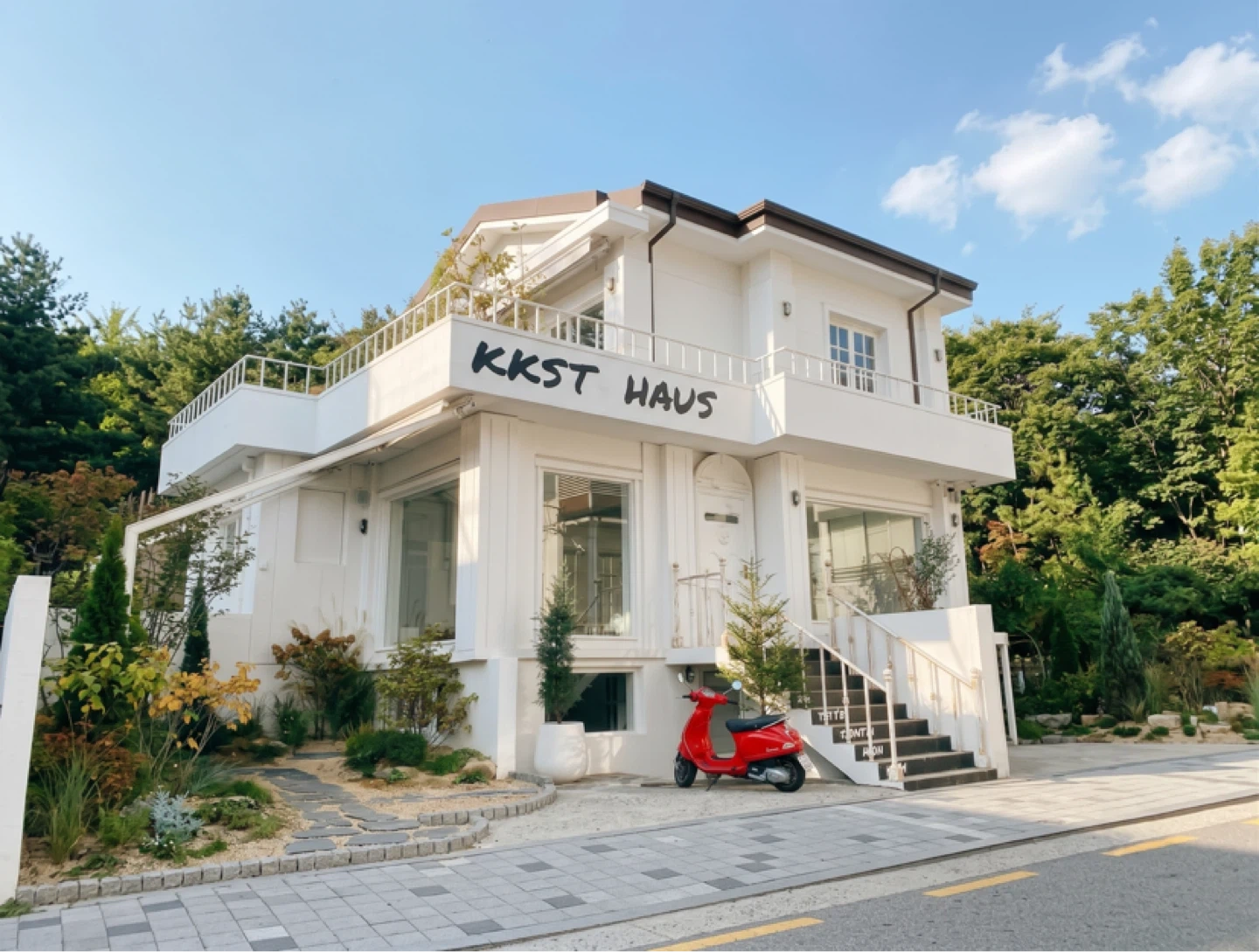 압구정로데오 의류매장 겸 카페