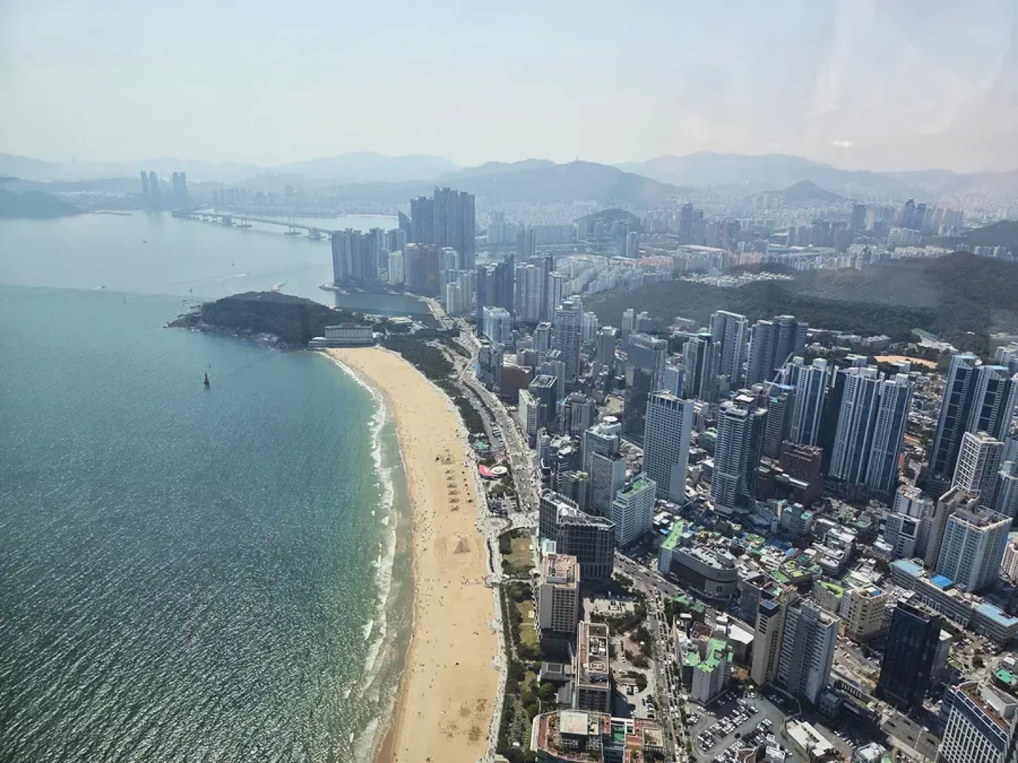 LCT 입점 카페 매니저님과 월-목 마감파트 채용