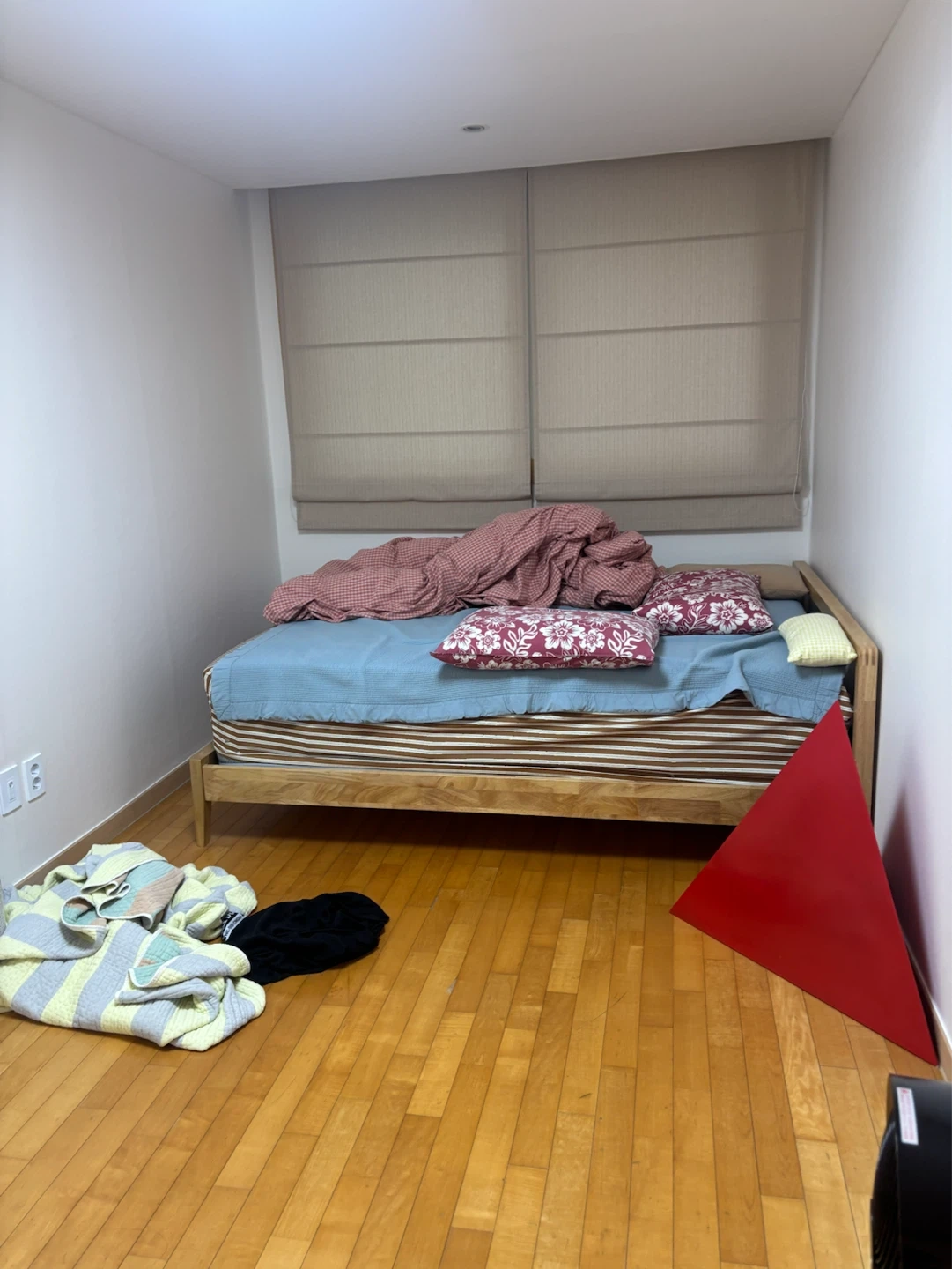 침대 옆방으로 옮겨주실분