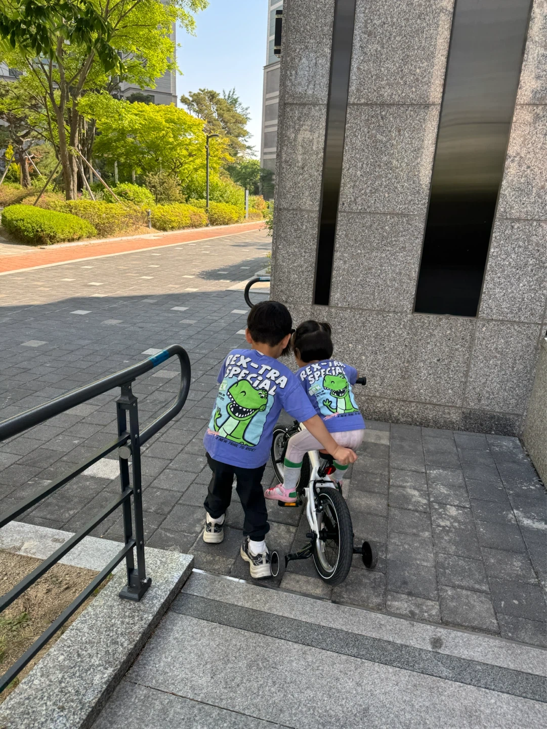 두아이(6세,3세) 등하원도우미 선생님 구인
