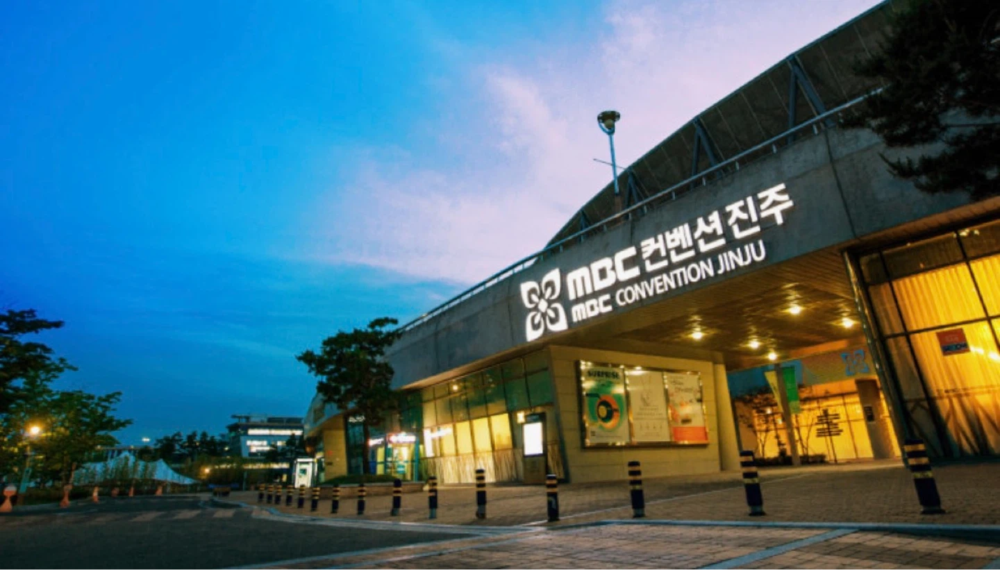 웨딩샵에서 일하실 분 구합니다
