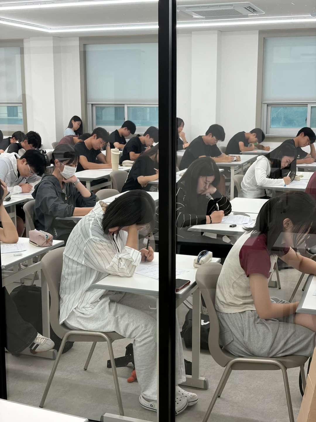 초중등 영어 전임 선생님 모십니다