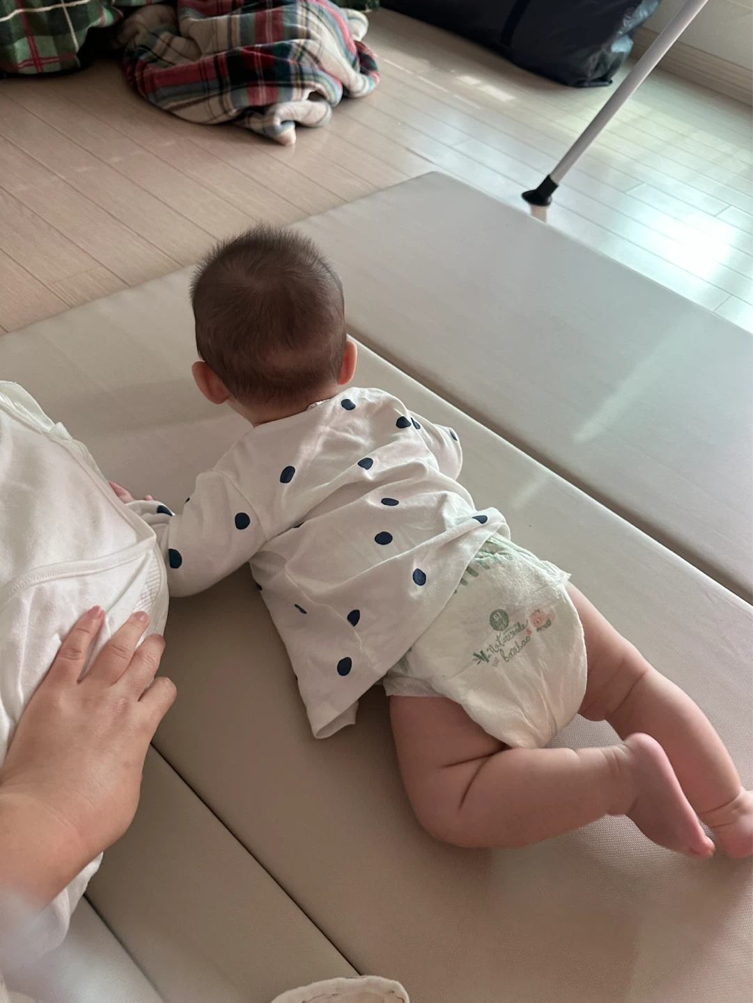 기본적인 아기케어만 안전하게 해주실분 (오전4시간)