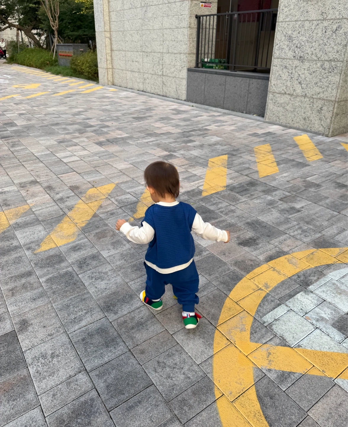 15개월 아이돌봄 선생님 구합니다.