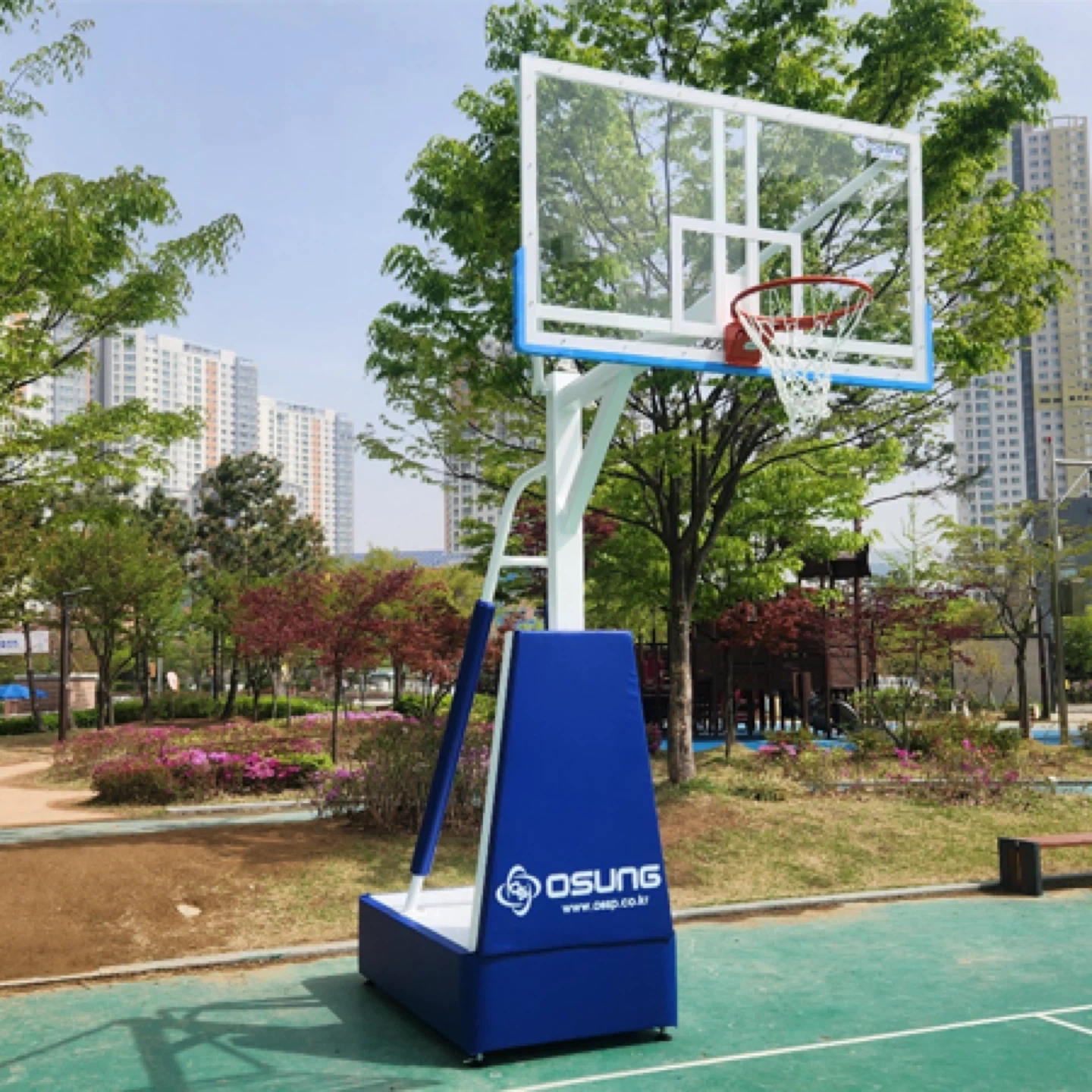이동식농구대 옮기는작업
