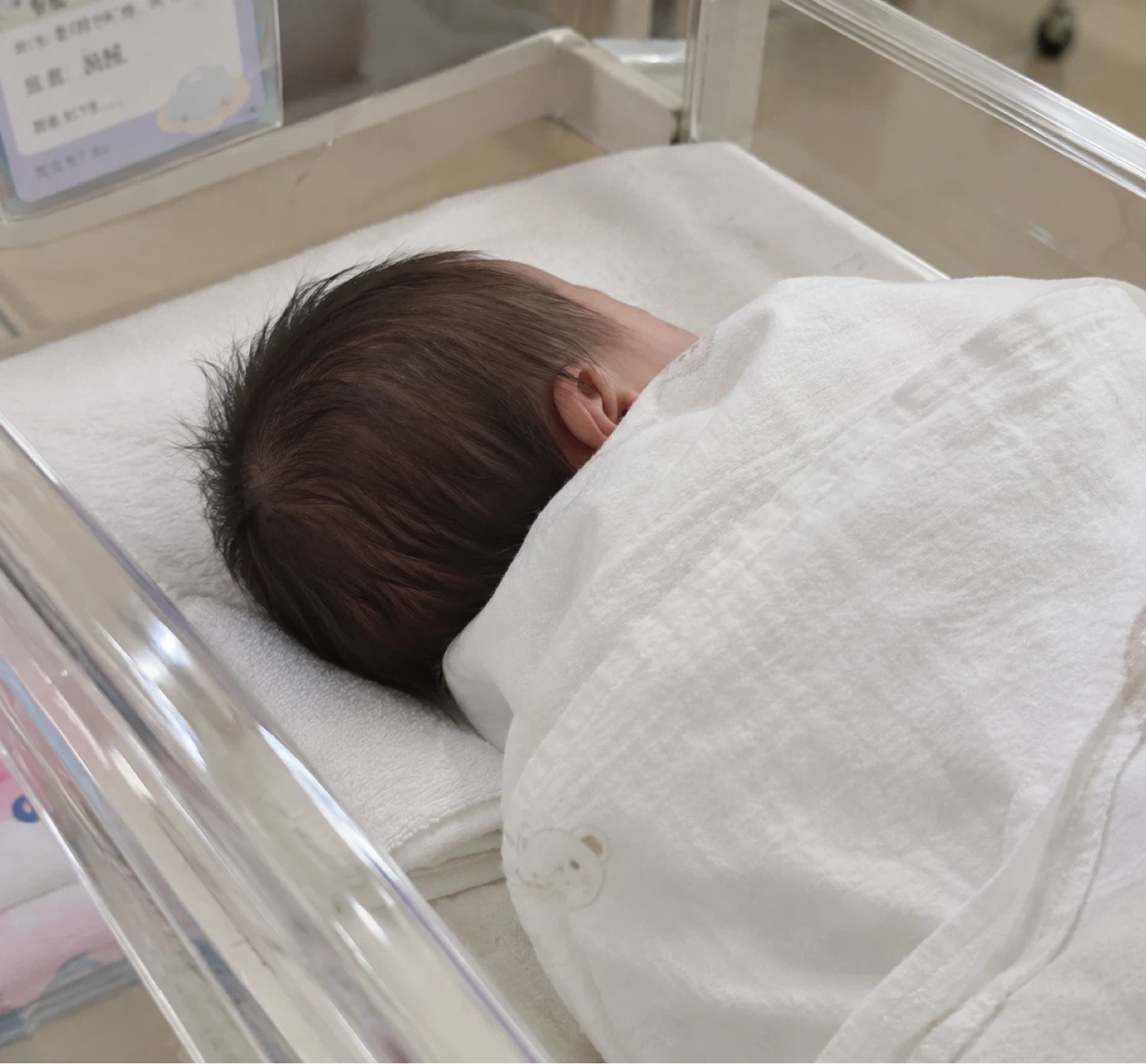 신생아 단기(2개월) 베이비시터 구인합니다.