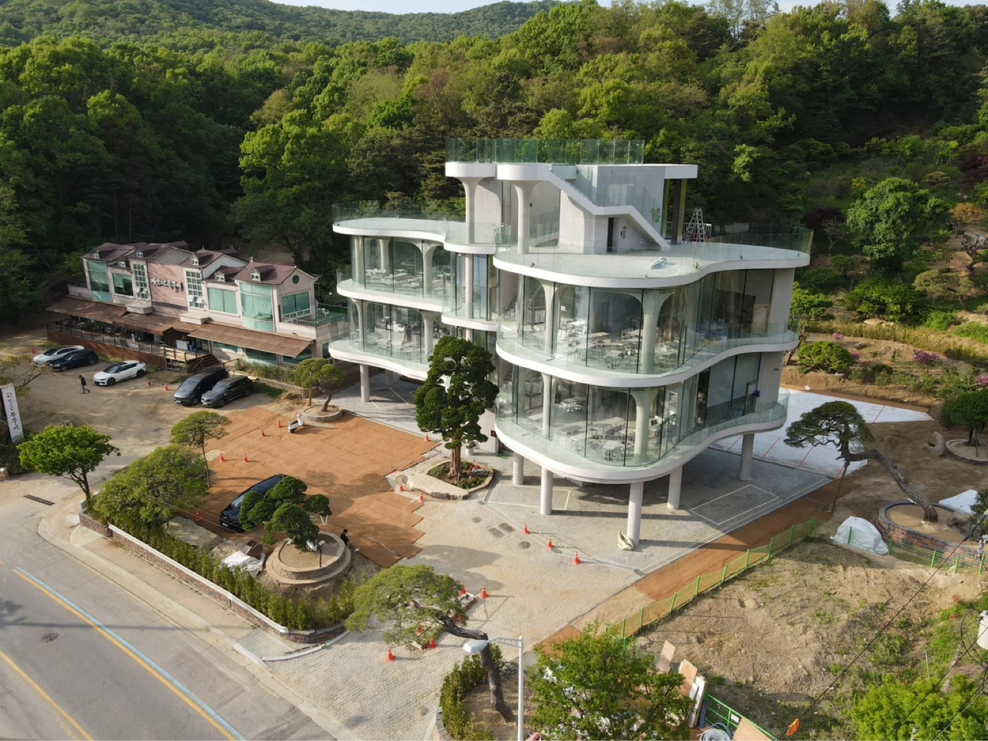 카페 로즈마리에서 직원 및 아르바이트 구합니다