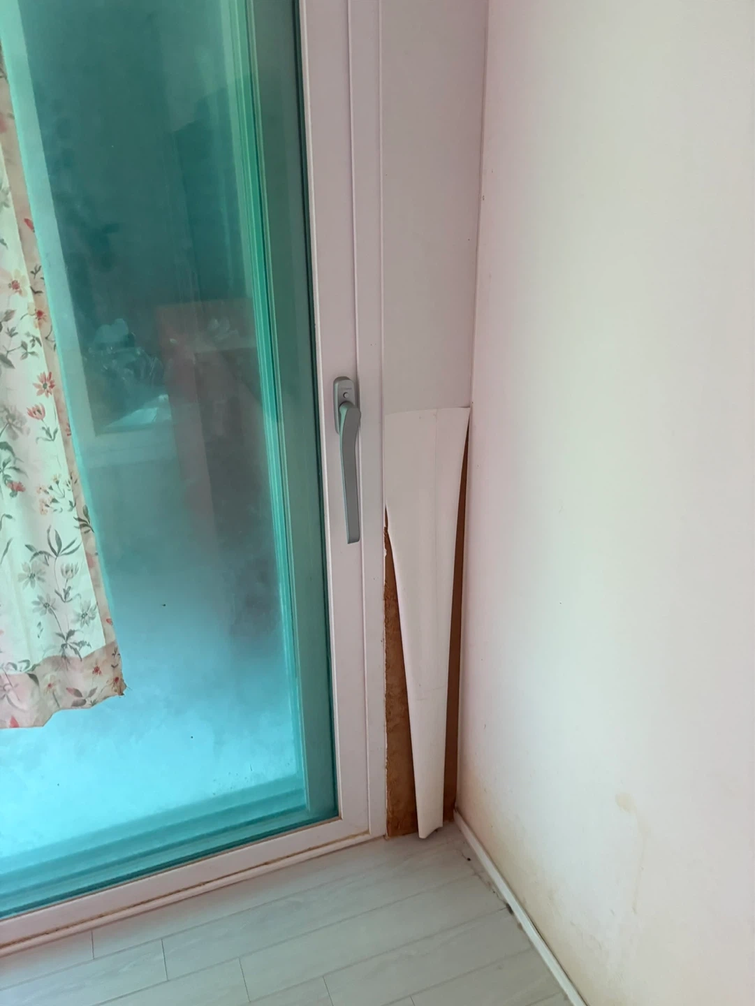 몰딩 보수 및 교체