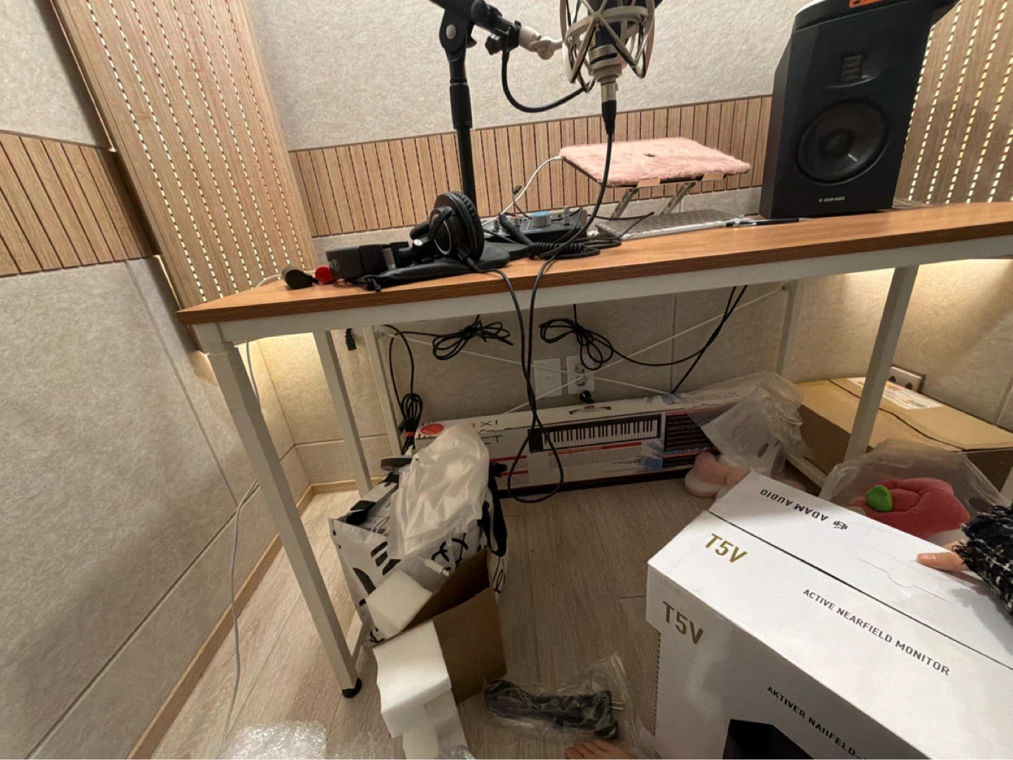 책상 같이 옮기실 분 10분거리