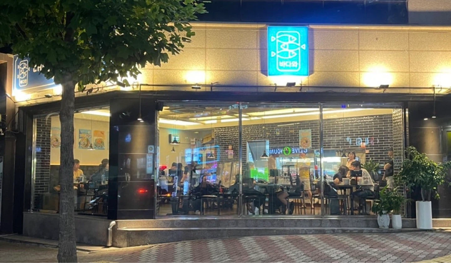 금토 홀 단기 알바 구합니다.