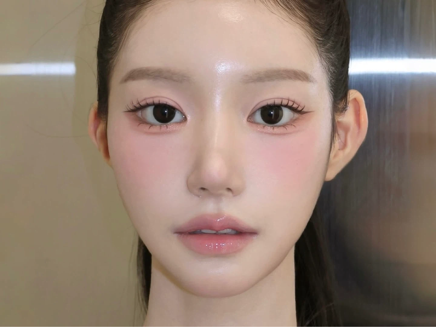 청담샵 여자 메이크업 연습모델 급구해요!!