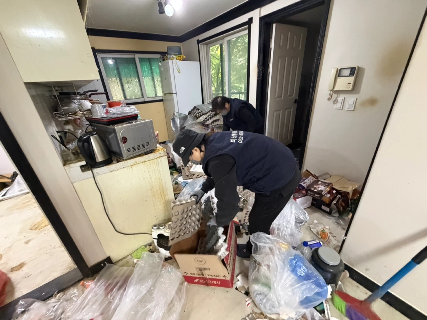 청소 폐기물 운반하실 분 구합니다.