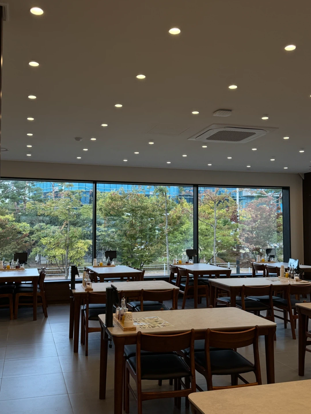 주말 홀 아르바이트