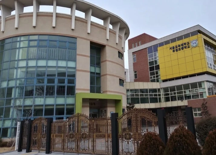 매주 금요일 초등학교 3학년 남아 하교 및 학원 이동