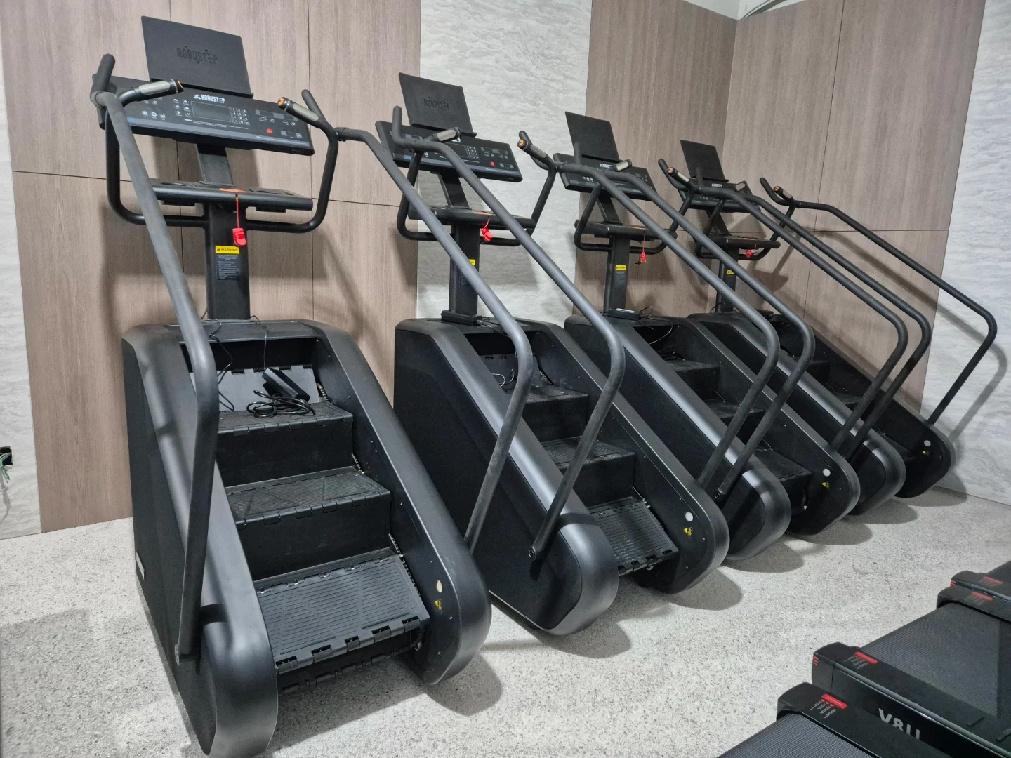 헬스기구 조립및창고관리 건장한분